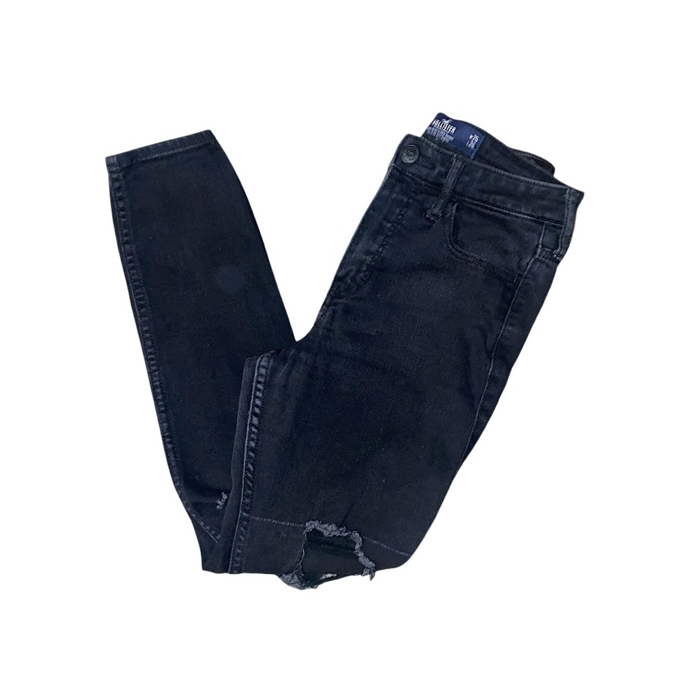 Hollister High rise super skinny Black Jeans in a junior’s size 1S W25 L26.